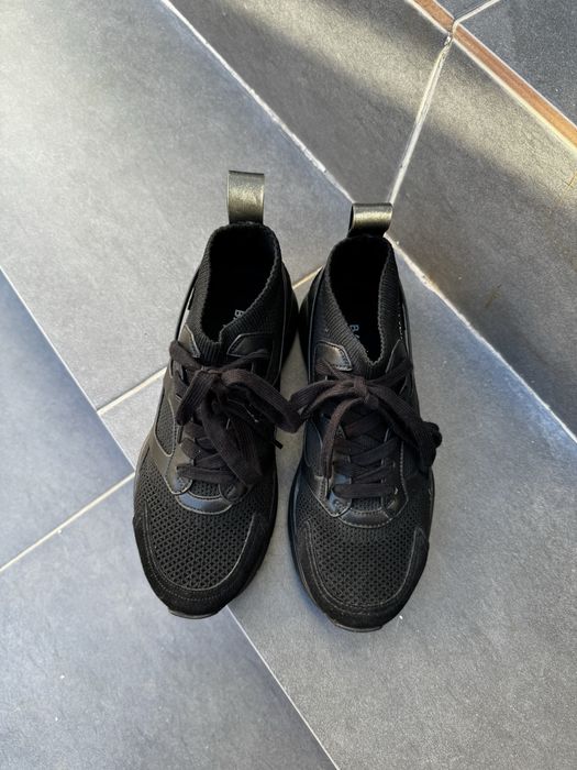 Adidasi Balmain numarul 38
