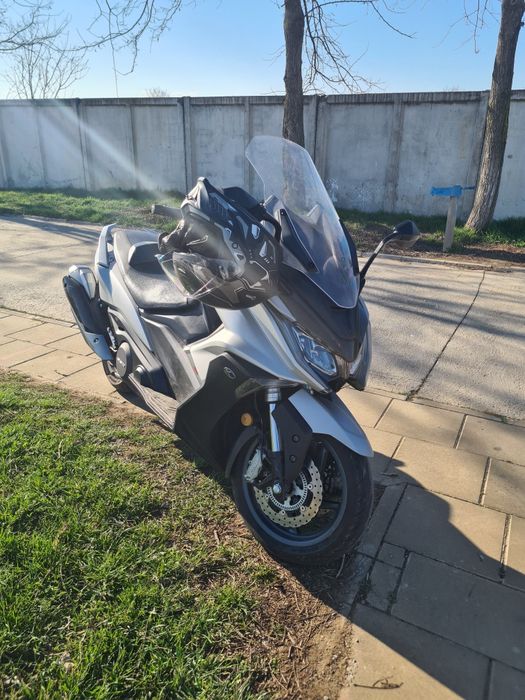 Maxiscuter KYMCO AK550