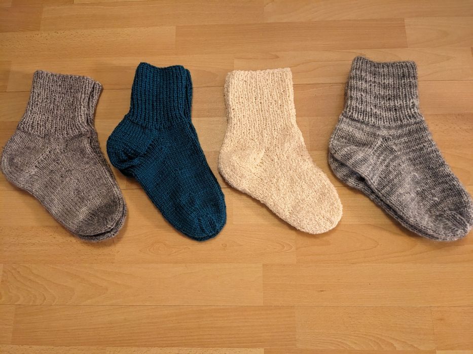 Sosete lana calduroase,tricotate manual!!