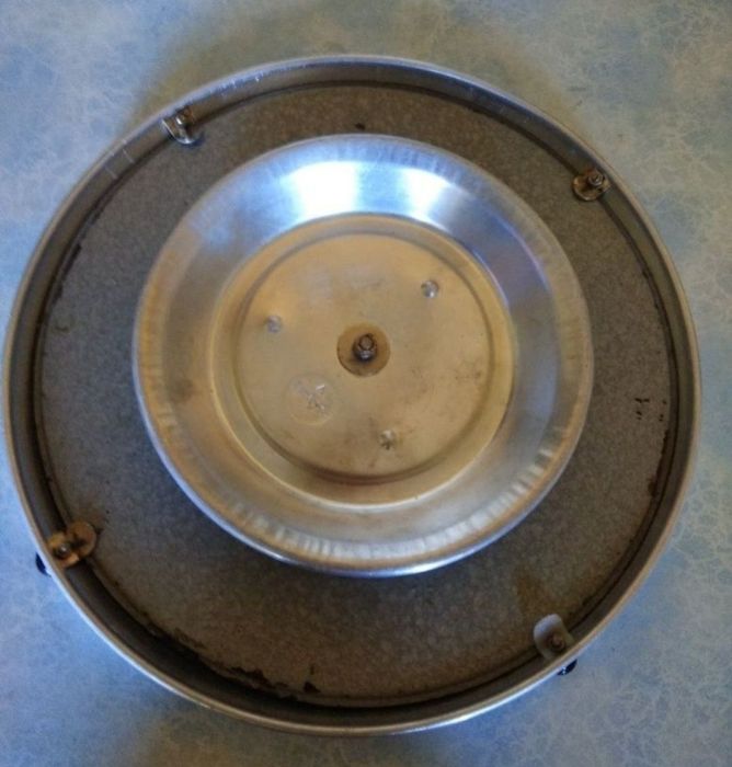 Тортница металическая вращается