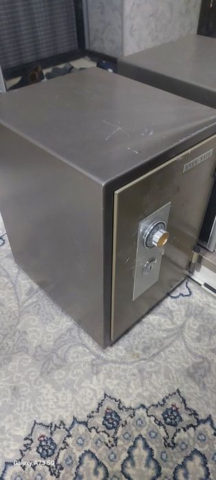 Продаётся сейф Песочный