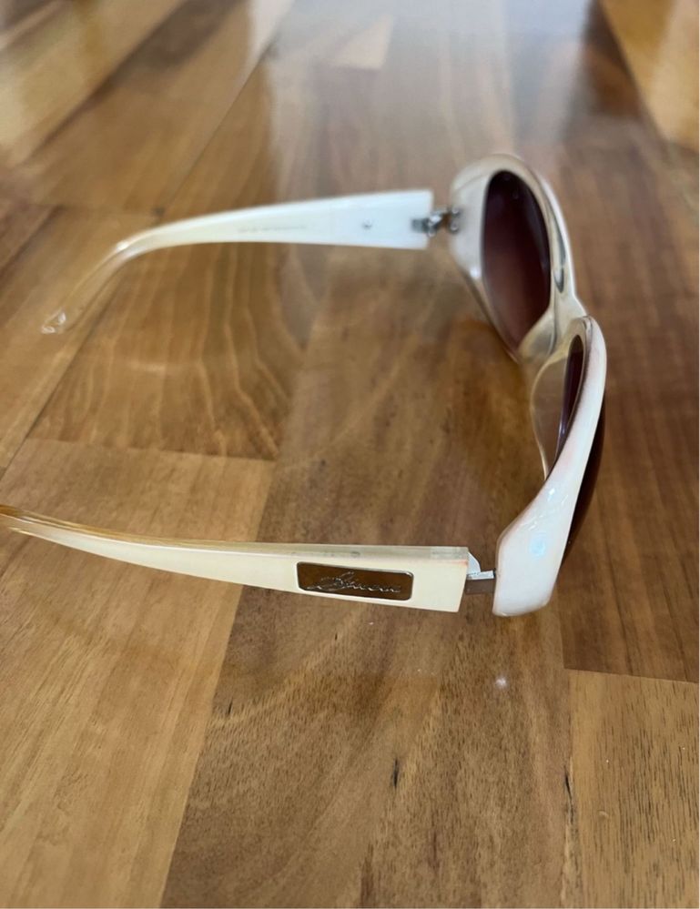 Ochelari de soare Guess