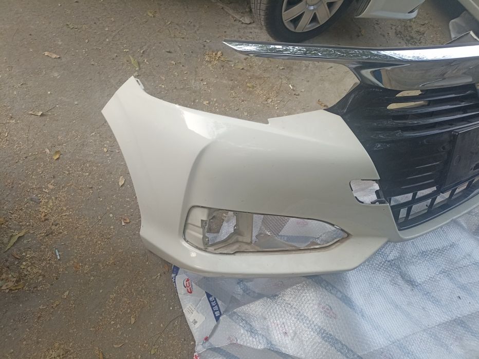 Передний бампер Honda crider