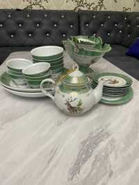 Набор зелёной посуды