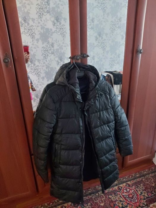 Продам куртку  зимнюю  мужсую на подростказмер М