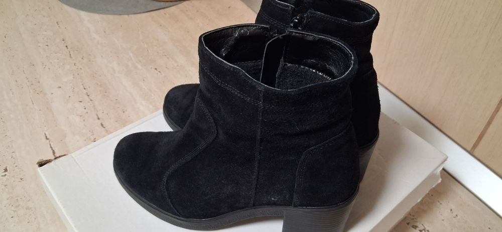 Ghete cu toc piele marimea 35