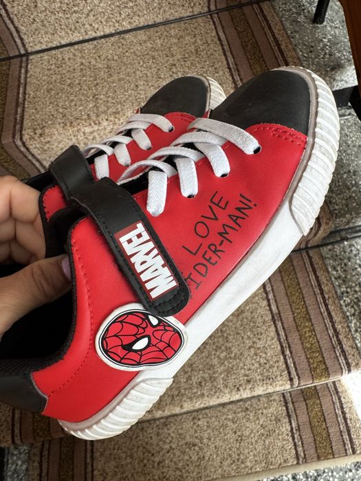 Спортни обувки за момче