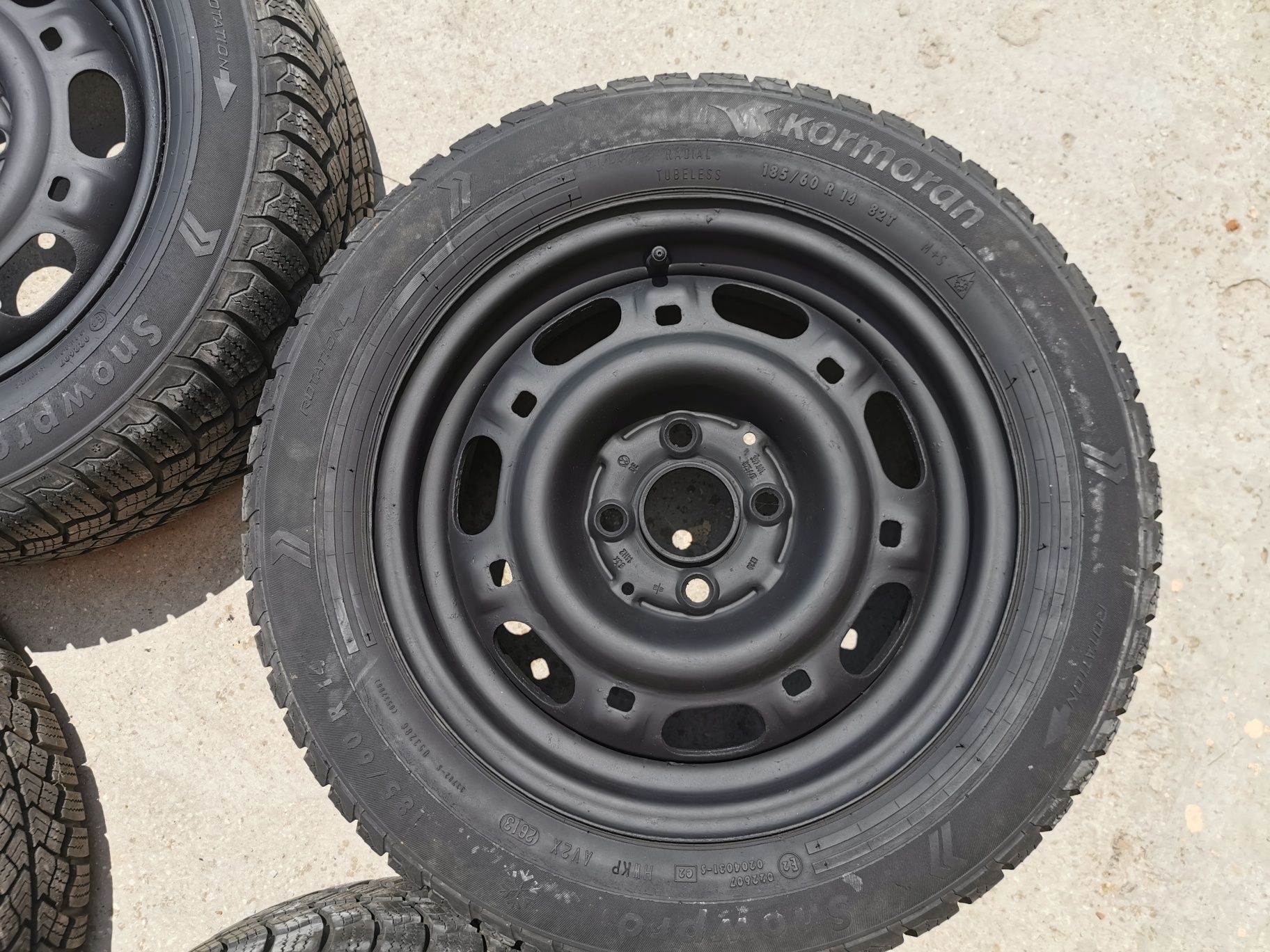 Зимни гуми с джанти 14" 4x100 ET38 - за VW и други модели