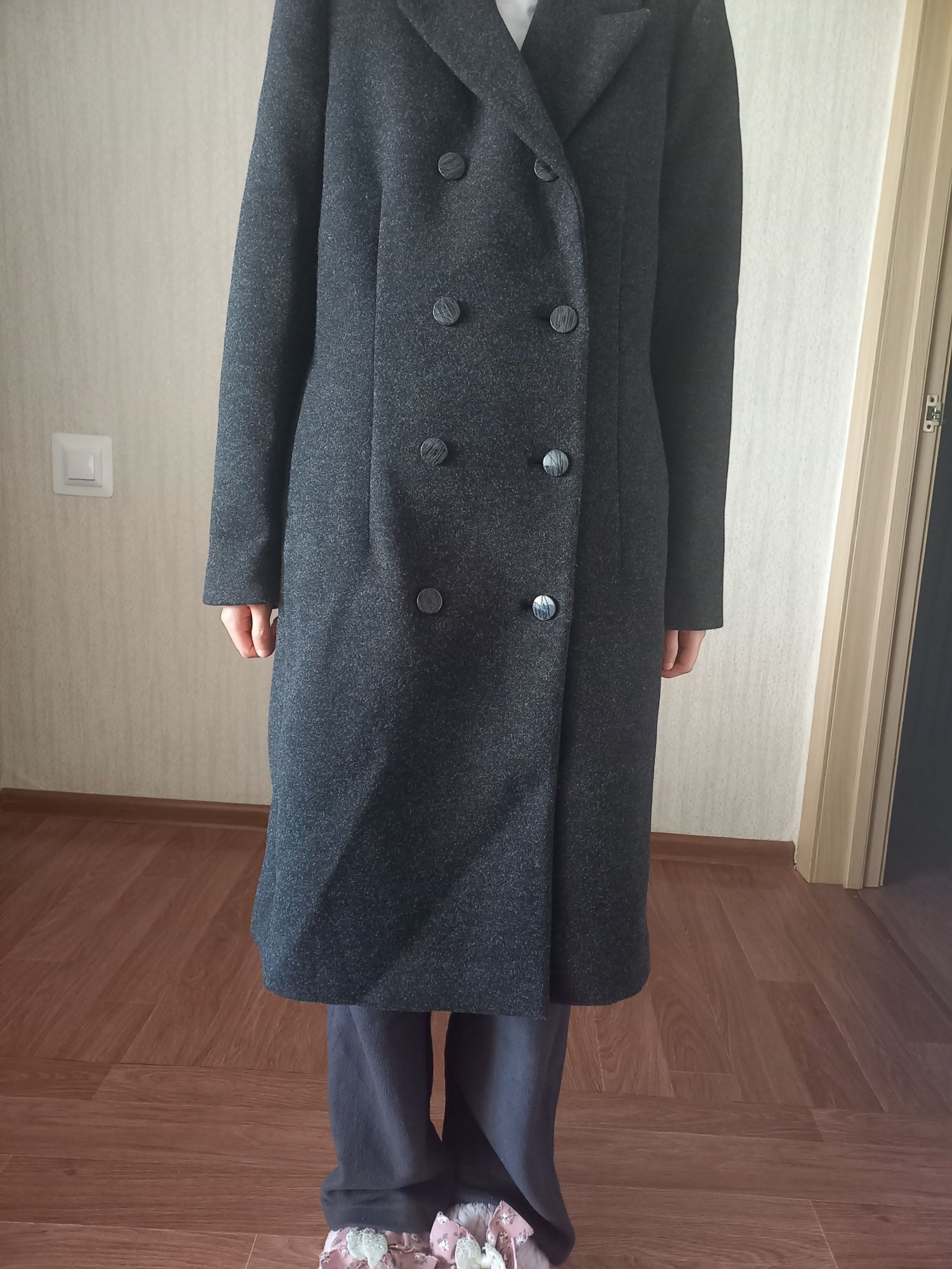 Продаю пальто, почти не одевала