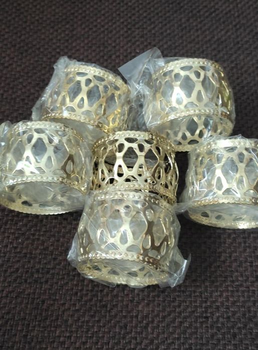 Комплект 6 пръстени за салфетки* Златист цвят* С филигран* Нови