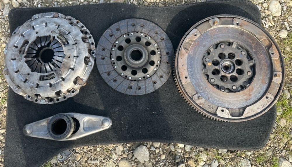 Kit ambreiaj 2.0d N47 143-177cp BMW E87/E81/E90/91/E60/E61/E83/E82/E88