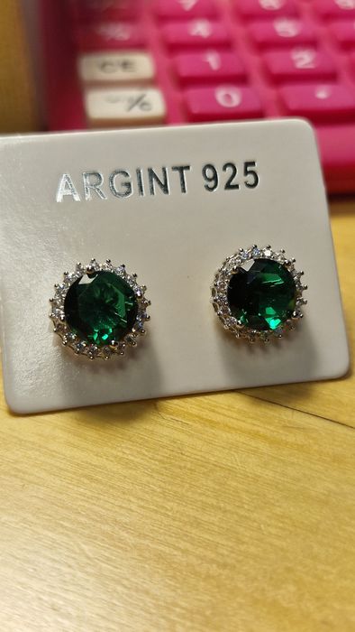Set argint cercei si lant cu medalion si cristale verde smarald