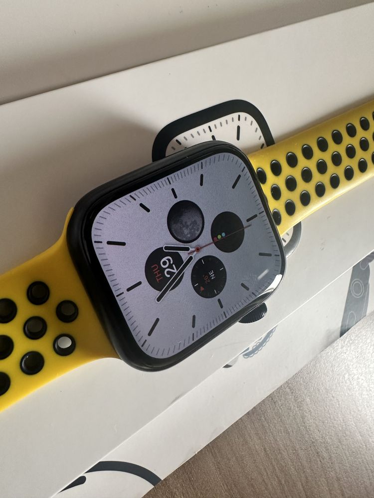 Apple Watch 7 45mm Cellular / LTE