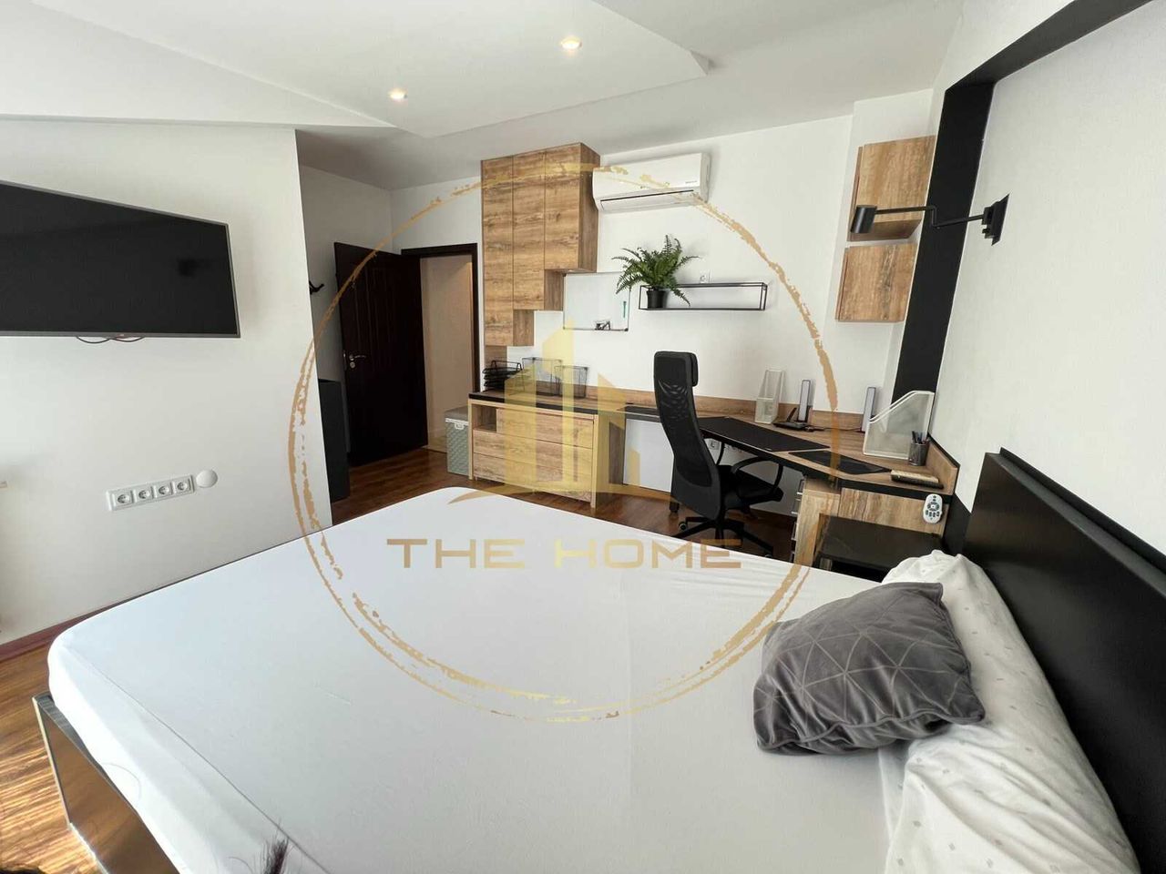 Дава се под наем Четиристаен апартамент в Варна, Център - 107 кв.м за 1350 € - Снимка #3
