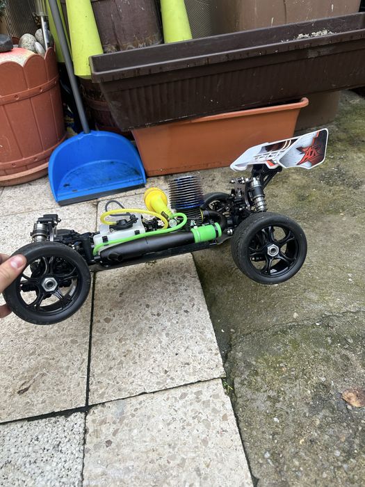Automodel 1:8 nitro 5,2cc!