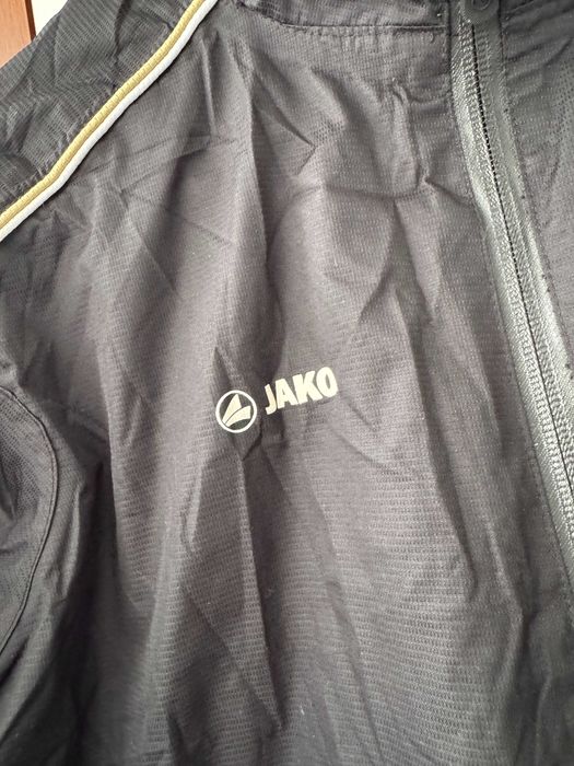 Bluza geaca Eintracht Frankfurt deosebita