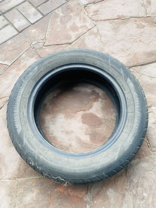 Продам комплект  Б/У резины