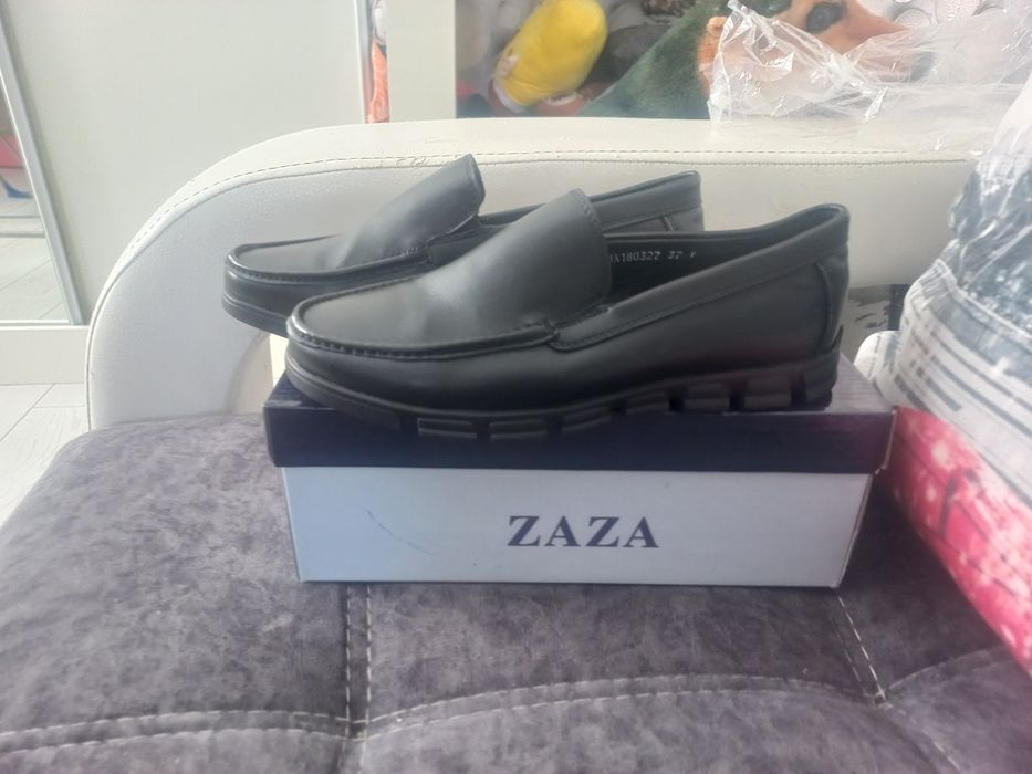 Продам новые туфли на мальчика