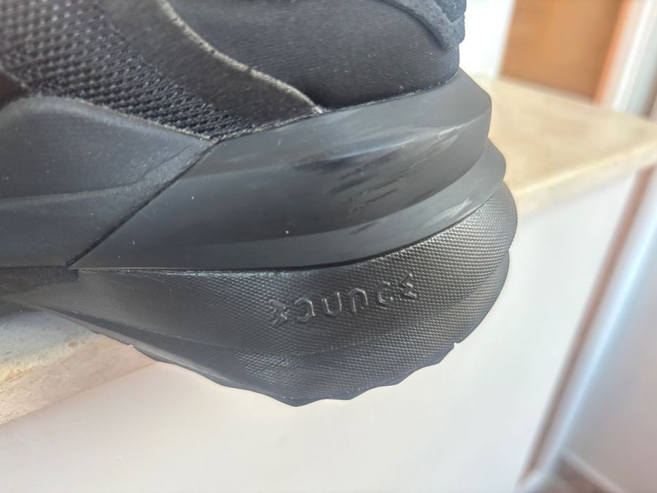 Маратонки Adidas avryn