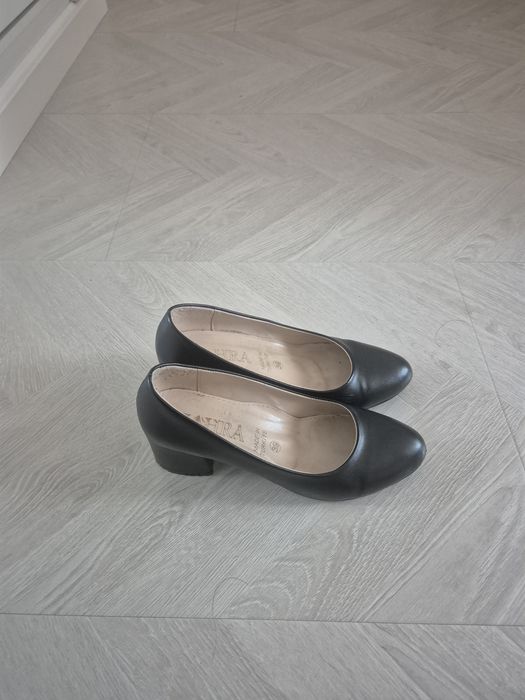 Продоется женские туфли