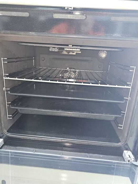 Печка с индукционни котлони  Electrolux ELI14321HV 2г.гаранция