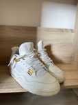vand jordan 4 metalic gold