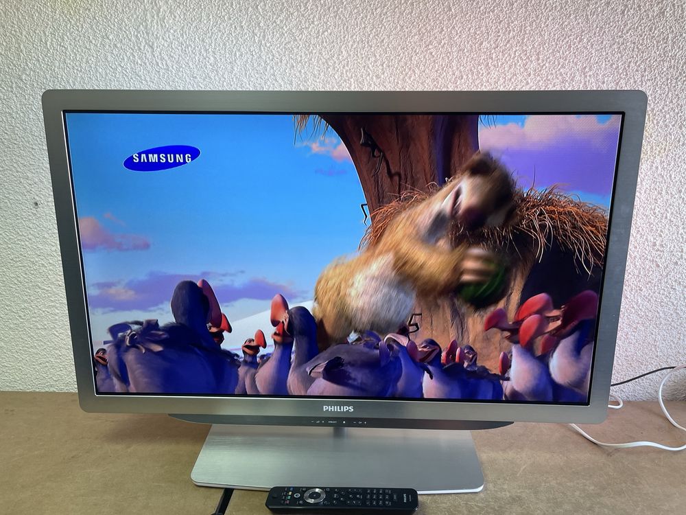 Телевизор Philips Full HD LED 37” Ambilight - 37PFL9606