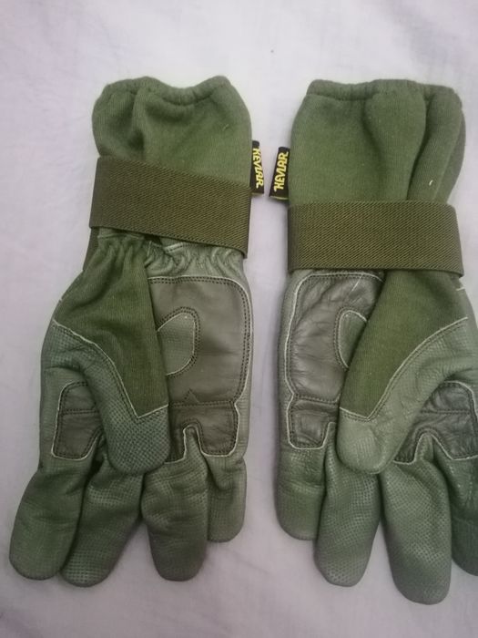 Mănuși tactice militare