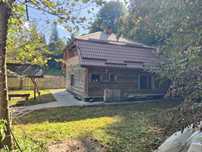 Vând sau schimb cabana  in Lunca Bradului, valea Sălard