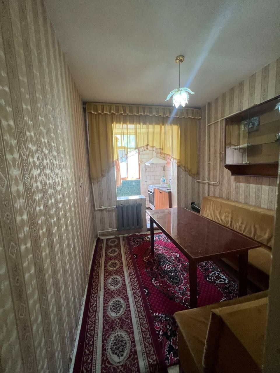 Yangi bozor Gul bozor oldida 3 xona qilingan