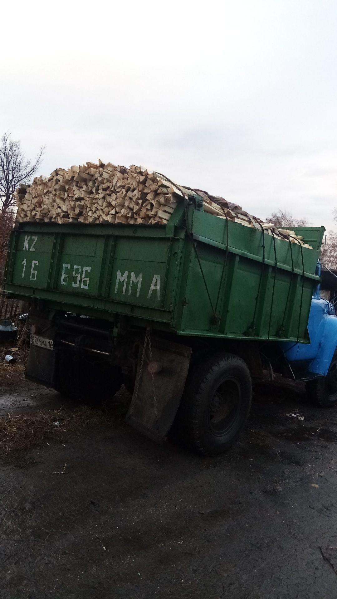 Доставка  угля дрова  навоз черназем песок грави глина земля песок кз