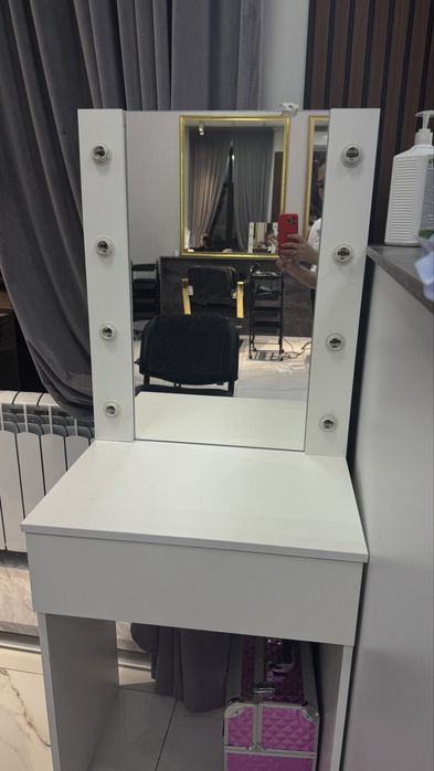 Продам визажный стол