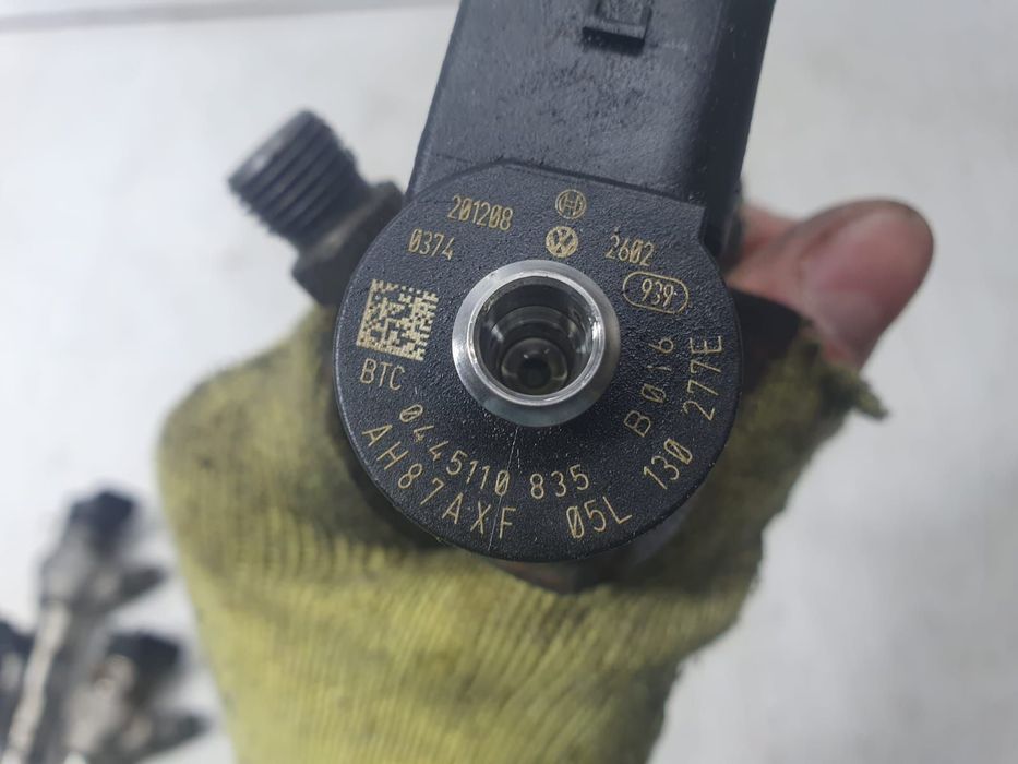 Injector 2.0 tdi dtrd dtrb dtra 0445110835 05l130277e  Audi Q2 1