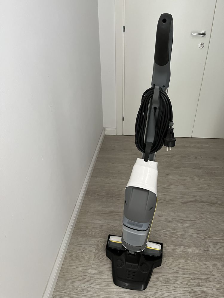 Vand mop electric cu fir