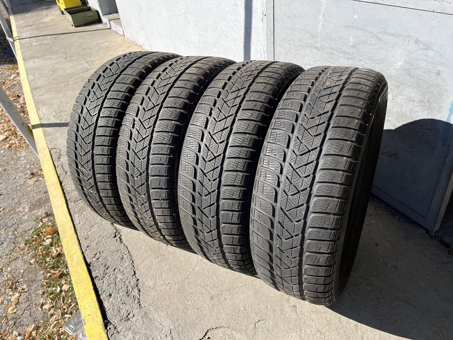 4 бр. зимни гуми 215/60/16 Pirelli DOT 4219 5 mm