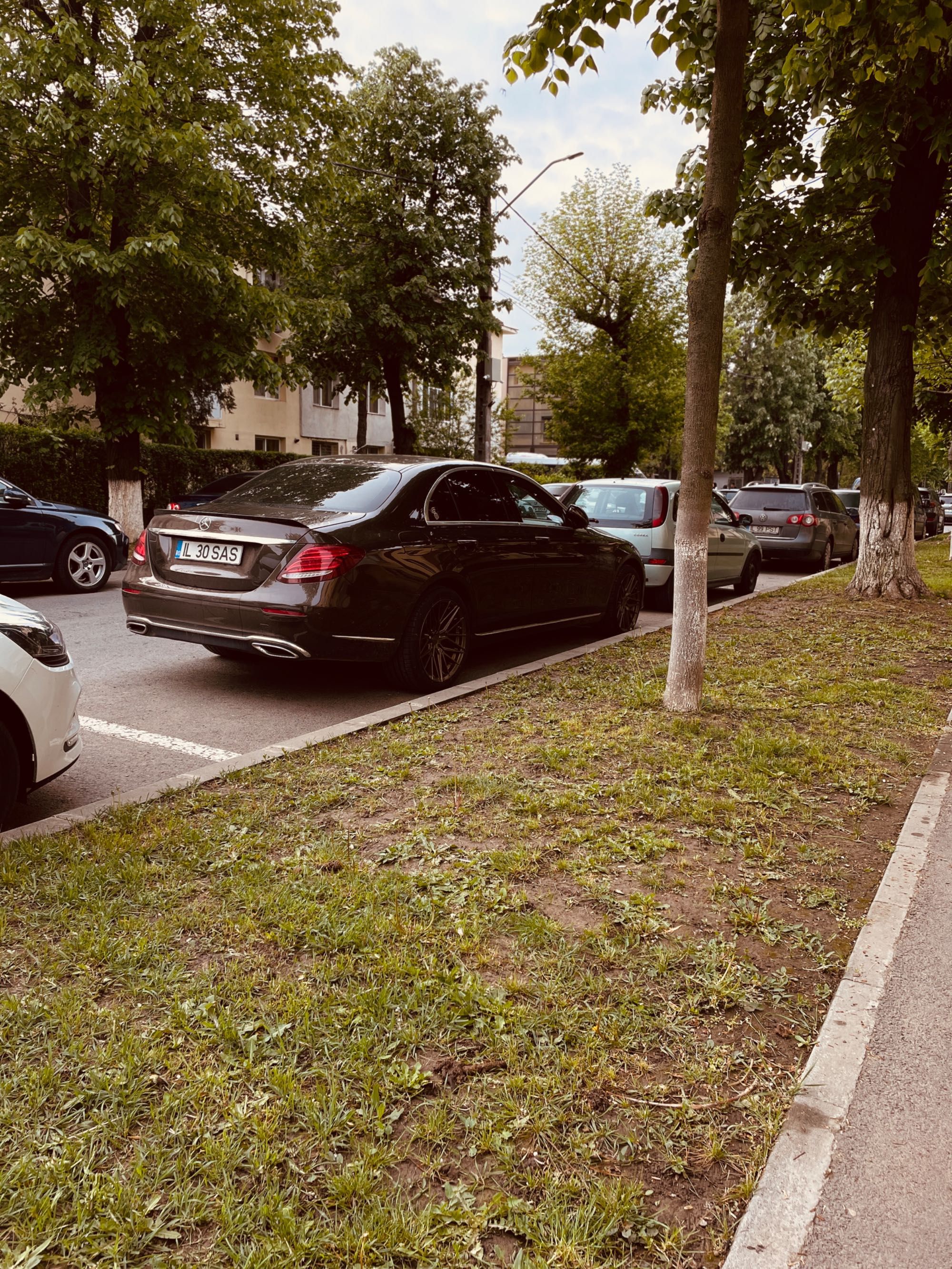 Vând Mercedes-Benz E-class