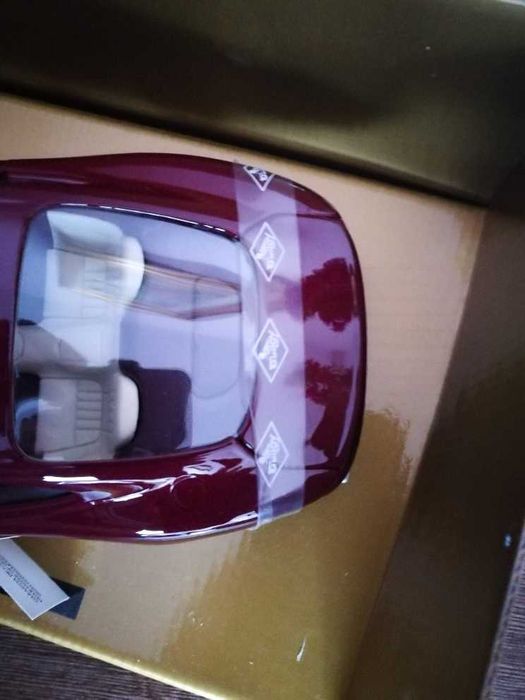 Метална  количка 1:18 - модел Austin Martin DB7 - GuiLoy , Испания