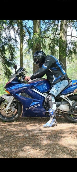 Honda vfr vtec 800