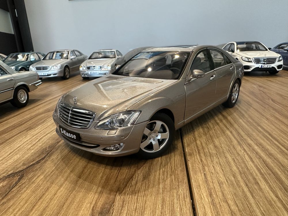 1/18 19бр. Колекционерски Mercedes