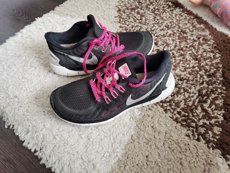 Adidași Nike mărimea 38. 5