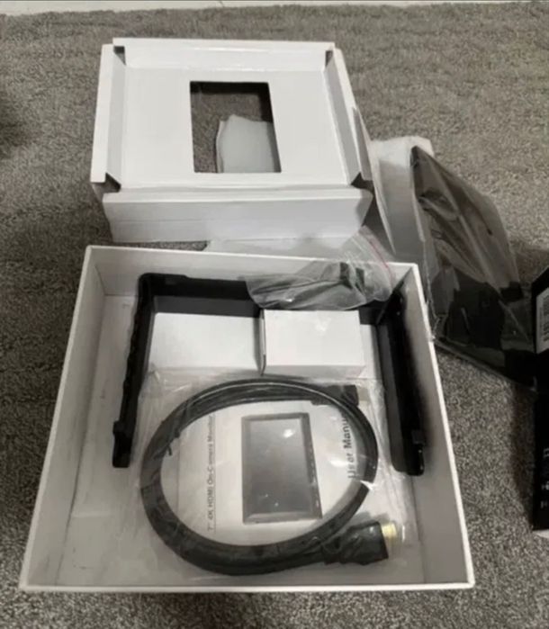 Monitor slim camera foto sau video NOU