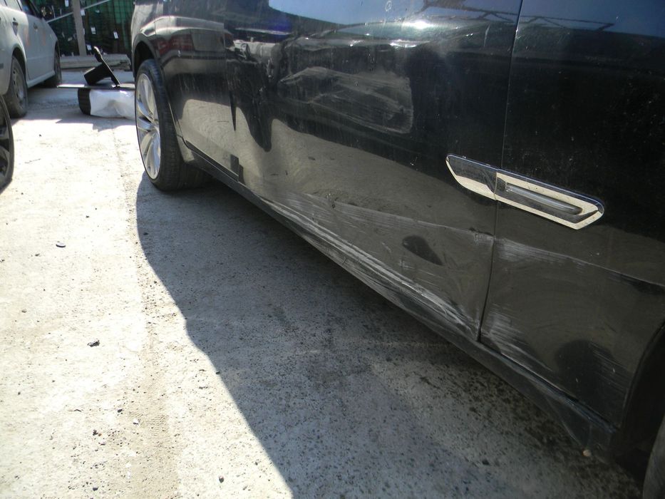 Dezmembrari  BMW 7 (F01, F02, F03, F04)  2008  > 2015 750 i Benzina