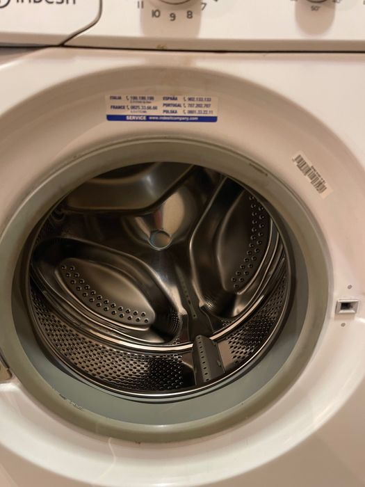 Продавам пералня Indesit EWSD 61051 W EU