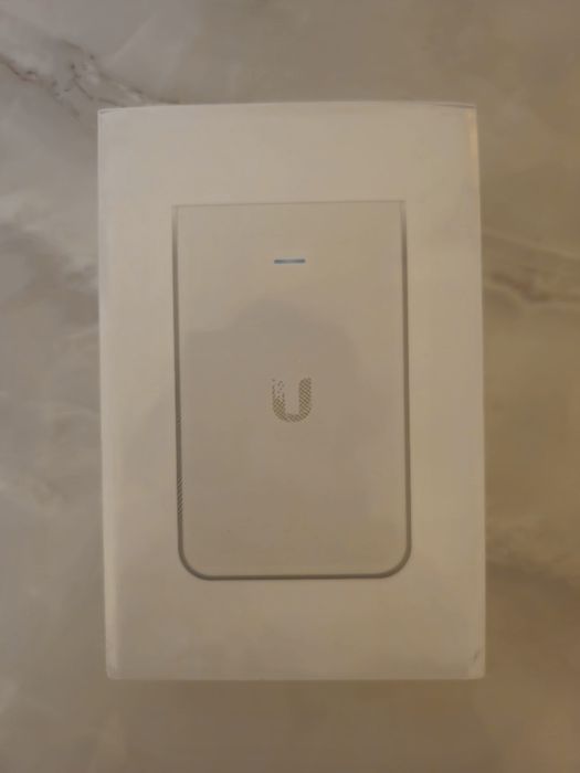 Vând amplificator range extender Ubiquiti UniFi In-Wall HD (UAP-IW-HD)