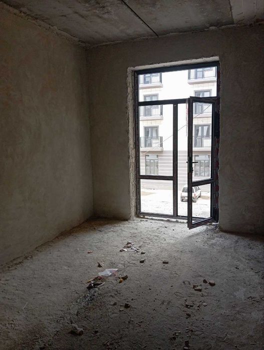 Продаётся новостройка 62 м.кв на 2-этаже в центре г.Бухары Университет