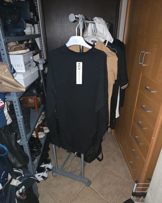 Bluza Vagabond cu maneca lunga peste degetu mare