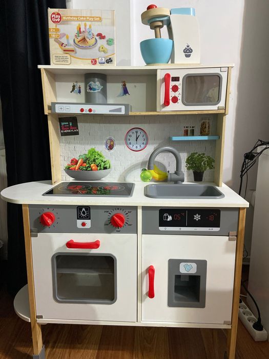 Bucătărie fetițe functionala și accesorii