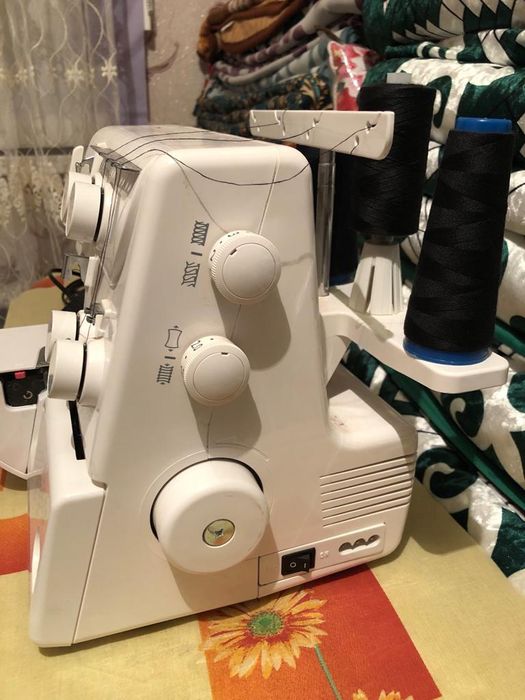 Janome 8002 оверлок