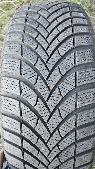 2бр като нови гуми 215 55 17 дот 23 семперит