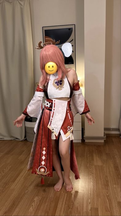 Косплей Yae Miko из Геншина